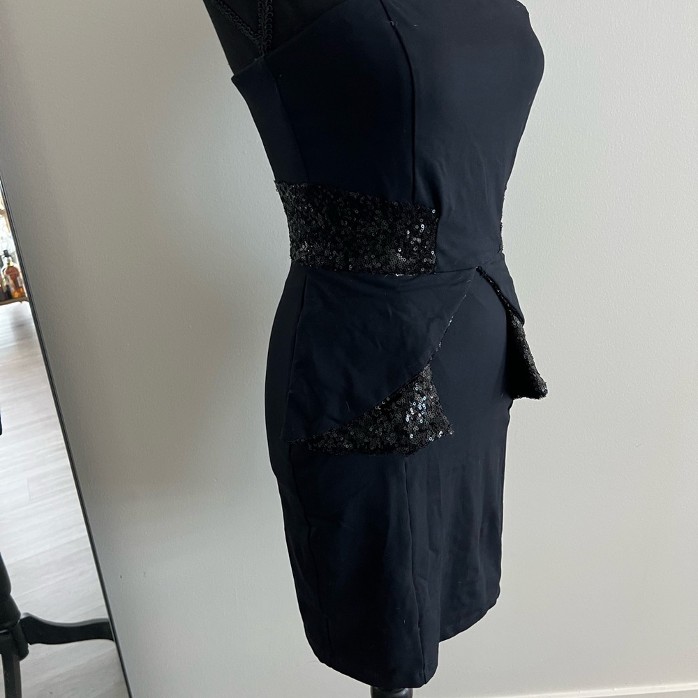 BEBE dress with peplum sequins - Picture 3 of 4